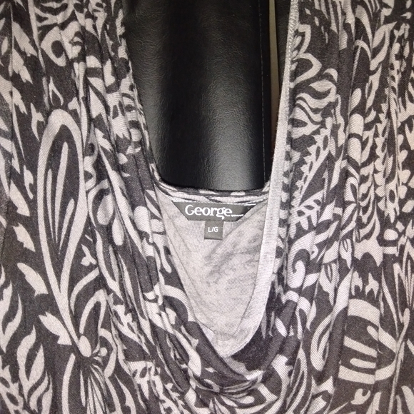 Dressy top - Picture 2 of 3